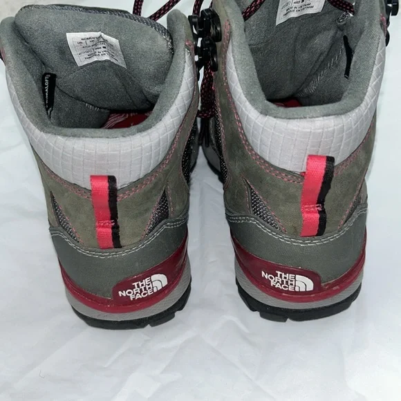 EUC The North Face Hiking Trail Insulated & Waterproof Boots 🥾 Size 6 - Picture 5 of 9